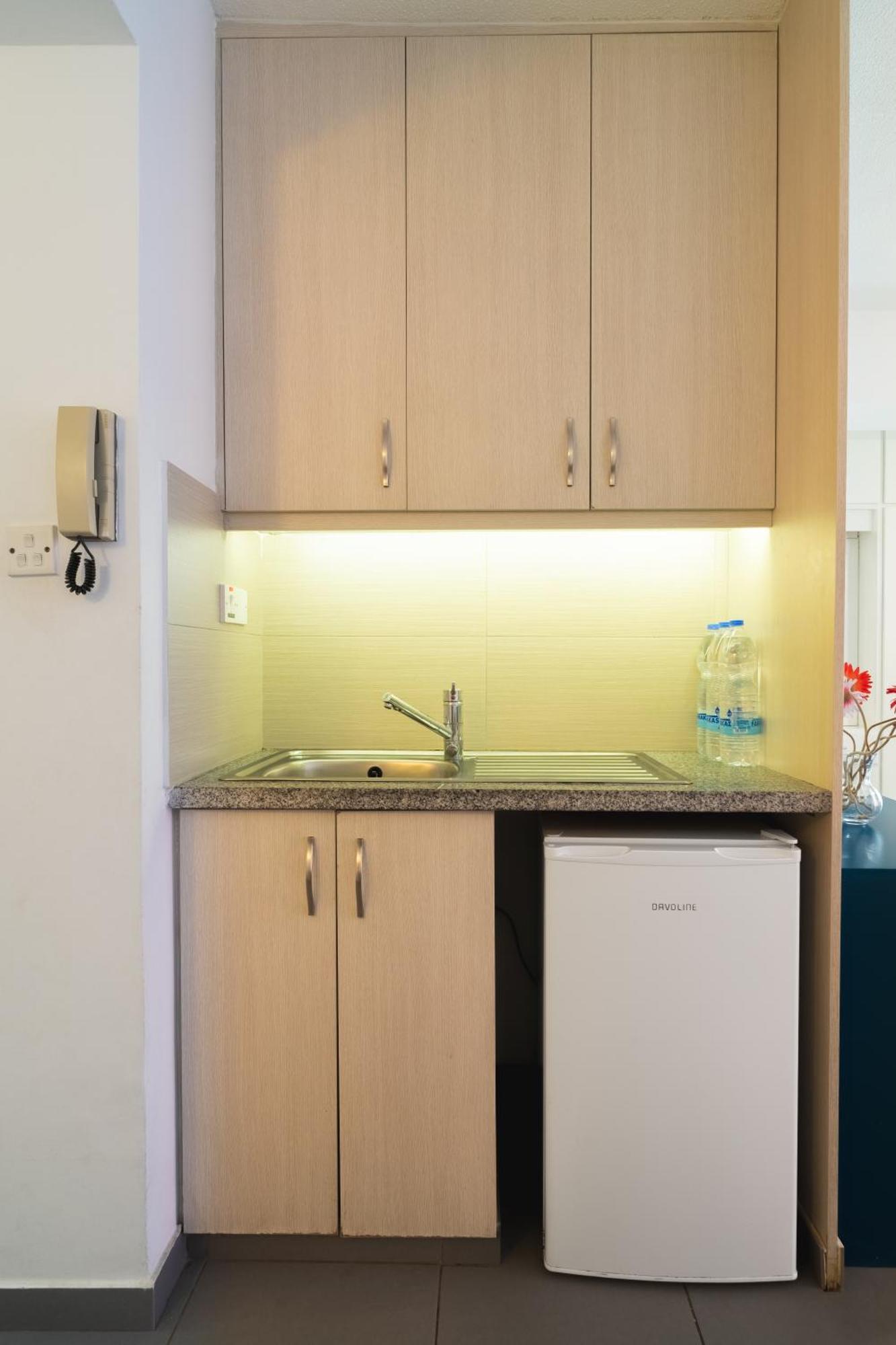 Mackenzie Blu Beach Studio Ларнака Экстерьер фото